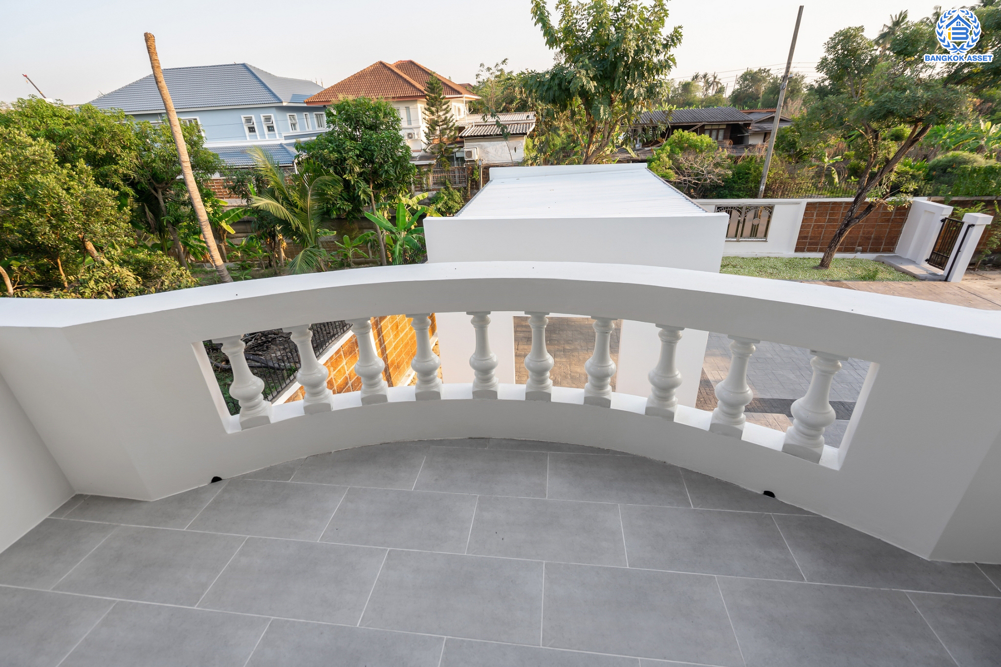 บ้านมือสองตกแต่งใหม่ หลังใหญ่พิเศษ! ม.มัณฑนา ปิ่นเกล้า-กาญจนาภิเษก (ซ.วัดพระเงิน) หลังมุม เนื้อที่ 128.6 ตร.ว. ฟังก์ชันจัดเต็ม 3 ห้องนอน 4 ห้องน้ำ 1 ห้องแม่บ้าน จอดรถได้ถึง 3 คัน เดินทางสะดวกสบาย บนทำเลติดถนนใหญ่ ใกล้เซ็นทรัลเวสต์เกต รถไฟฟ้าสายสีม่วง "สถานีตลาดบางใหญ่" และทางด่วนศรีรัช